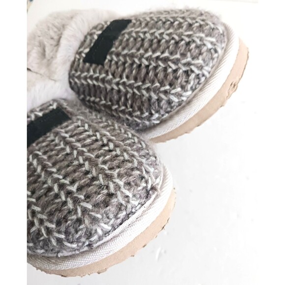 NEW Simply Southern Collection Scuff Slippers Gray Knit Soft Faux Fur 9M - Picture 10 of 13